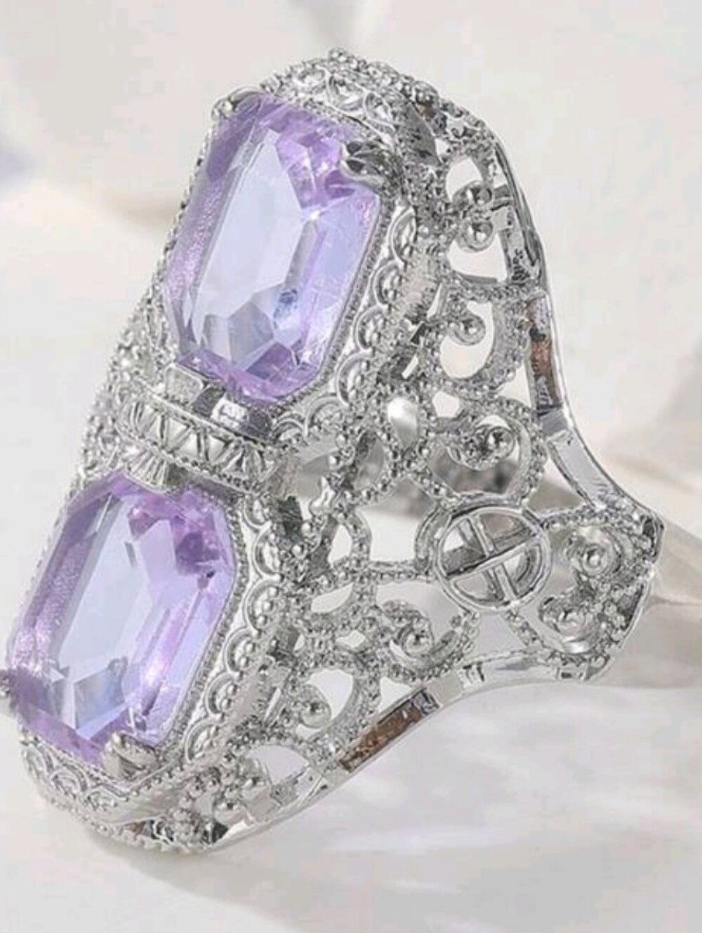 Nwt SASSIFIED BOUTIQUE Elegant Silver Filigree Ring with Light Purple Gemstones